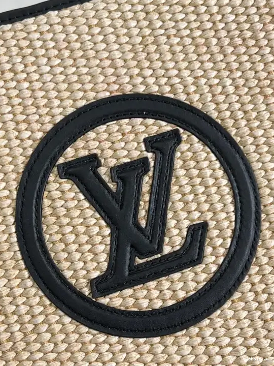 WIS CHAIN POUCH VUITTON LOUIS ON TOILETRY 0626